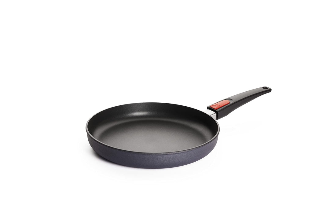 Woll Diamond Lite Flachpfanne, Ø 28 cm, 5 cm hoch, mit abnehmbarem Stiel - Geeignet für Ceran, Gas,
