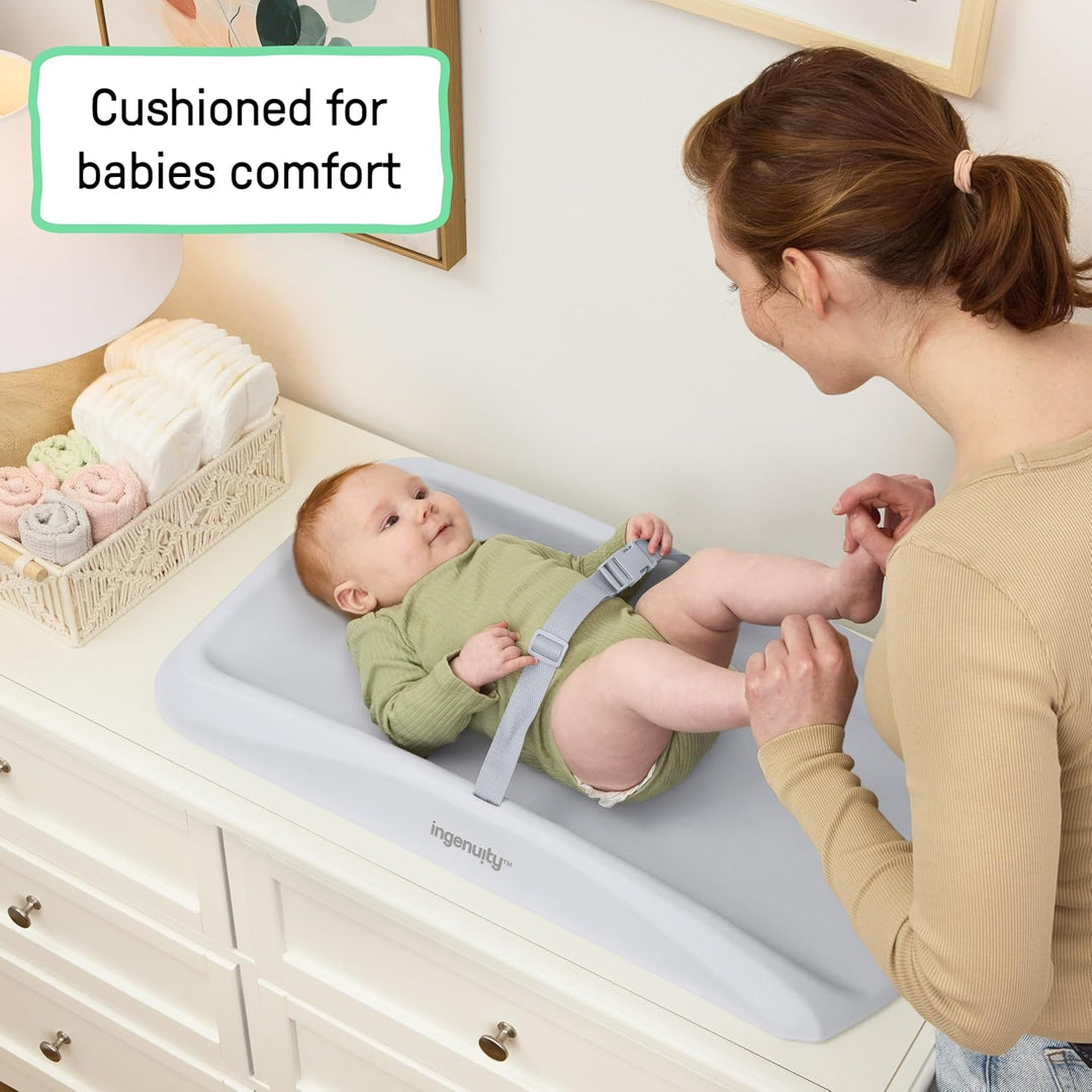 Ingenuity, Comfy Clean Wickelauflage, wasserdichter Eva-Schaum, leicht abwischbares Polster mit Sich