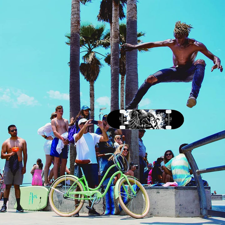 31-Zoll-Standard-Skateboard, 7 Lagen Ahorn-Board-Oberfläche, geeignet für Kinder, Jugendliche, Erwac
