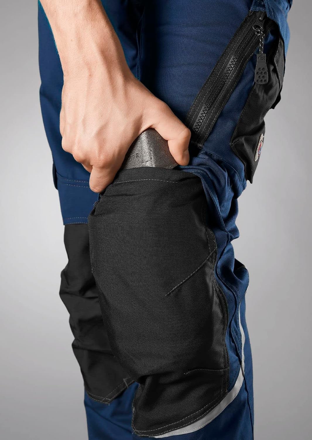 BP 1998-570-1432 Arbeitshose mit Kniepolstertaschen - Schlanke Silhouette - Elastischer Rückengurt -