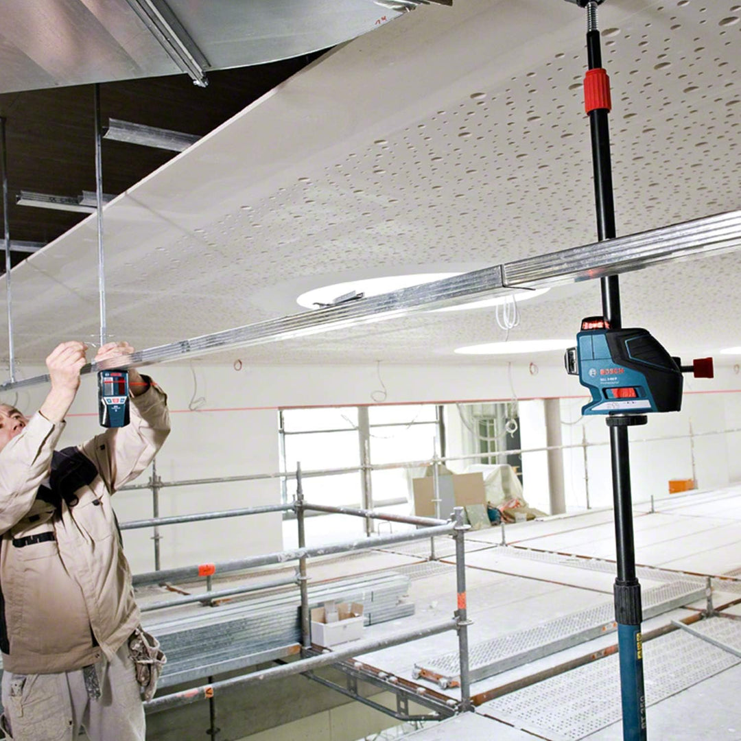 Bosch Professional Laserempfänger LR 7 (roter und grüner Strahl, 2 x AAA Batterien, Reichweite: 5-50