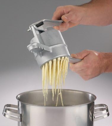 Westmark Kartoffel-/Spätzlepresse, Mit runder Lochung, Aluminiumdruckguss, Länge: 41 cm, Spätzlepres