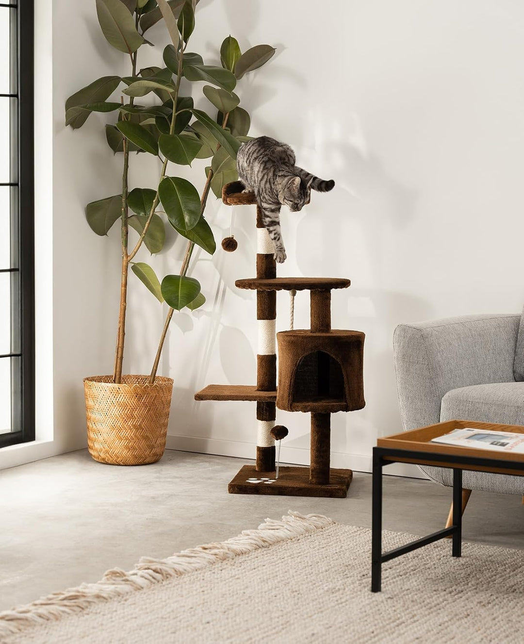 lionto Kratzbaum für Katzen mit 2 Plüschbällen & Spielseil, Höhe 112 cm, Katzenbaum mit Sisalseil &
