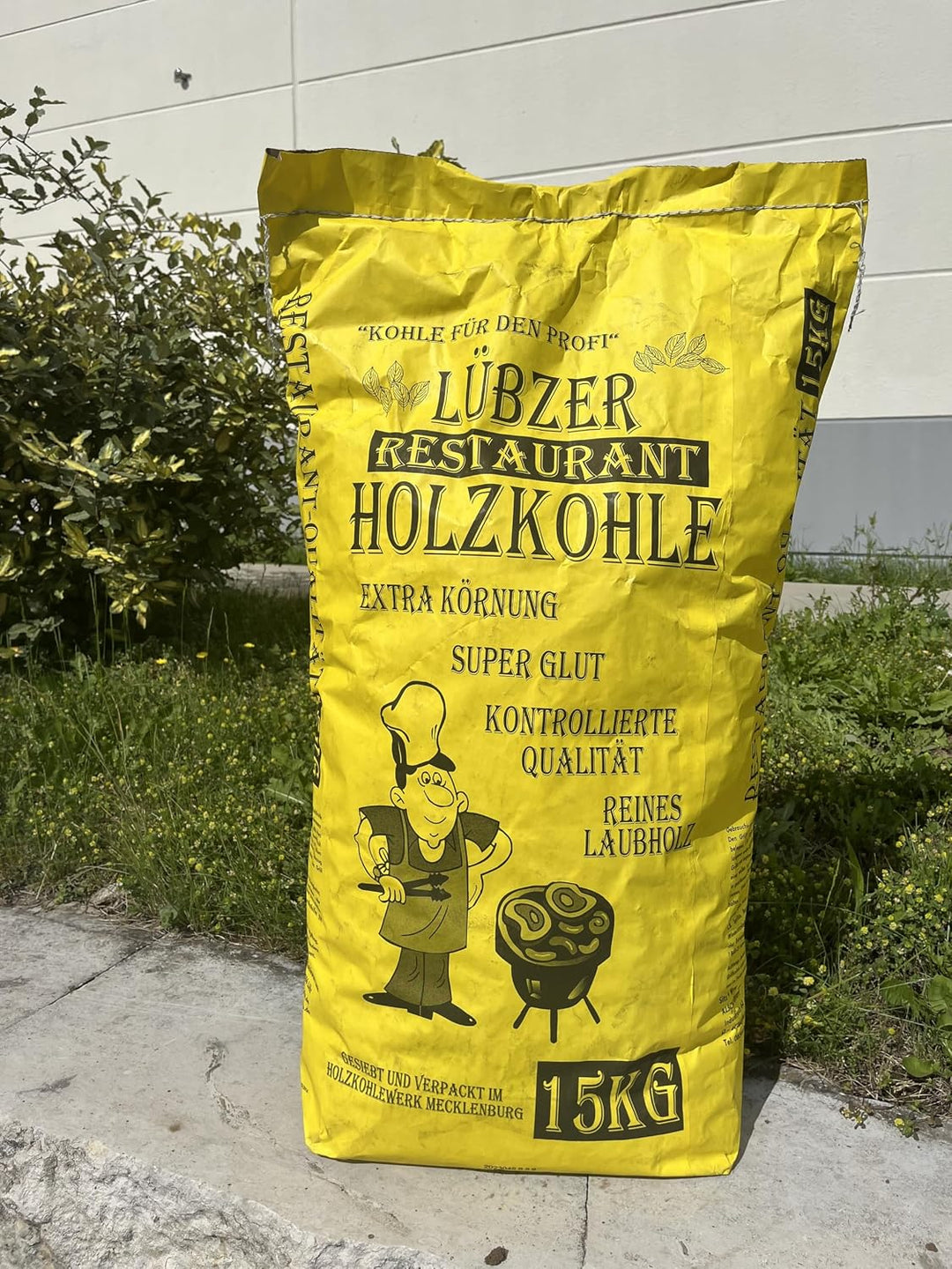Favorit Grill-Holzkohle 15 kg (aus reinem Laubholz, extra grosse Körnung, langanhaltende Glut, Grill