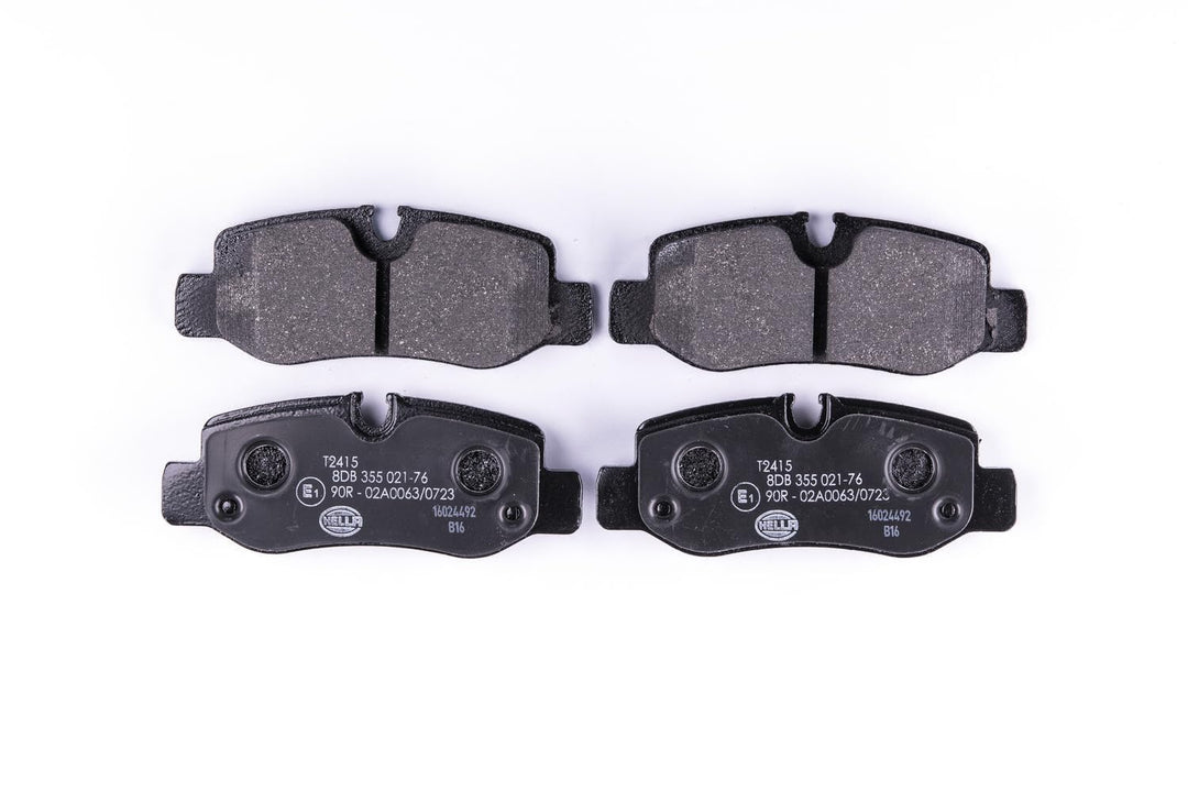 HELLA PAGID 8DB 355 021-761 Bremsbelagsatz - T2415 - Dicke/Stärke: 18.4mm - Bremssystem: Brembo - fü