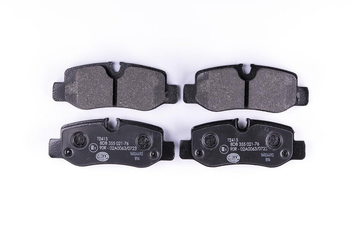 HELLA PAGID 8DB 355 021-761 Bremsbelagsatz - T2415 - Dicke/Stärke: 18.4mm - Bremssystem: Brembo - fü