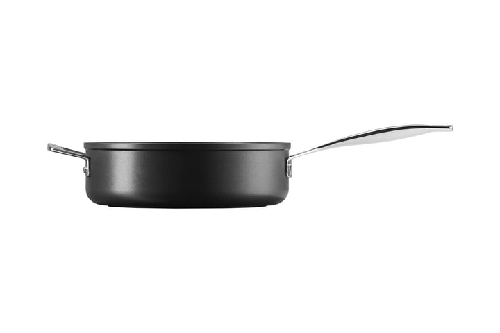 Le Creuset Aluminium-Antihaft Sautépfanne mit Gegengriff, Ø 26 cm, Für alle Herdarten inkl. Induktio