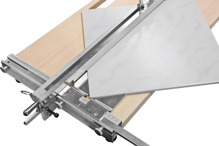 Fliesenschneidemaschine FSM 610 MH mit einer Gesamtschnittlänge von 605 mm. 610 mm