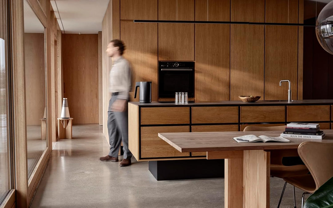 Jacob Jensen Elektrischer Wasserkocher mit Temperatureinstellung von 70°C bis 100°C, Warmhaltefunkti