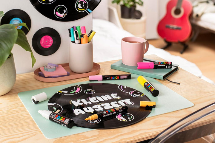 POSCA - Acrylmarker Set PC-5M & PC-5BR 8 Farben | Marker mit 1,8-2,5 mm Rundspitze & 1-4 mm Brush-Sp