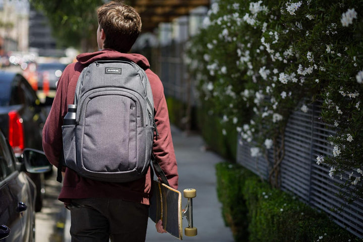Dakine Rucksack Campus, widerstandsfähiger Rucksack mit Laptopfach und Schaumstoffpolster am Rücken