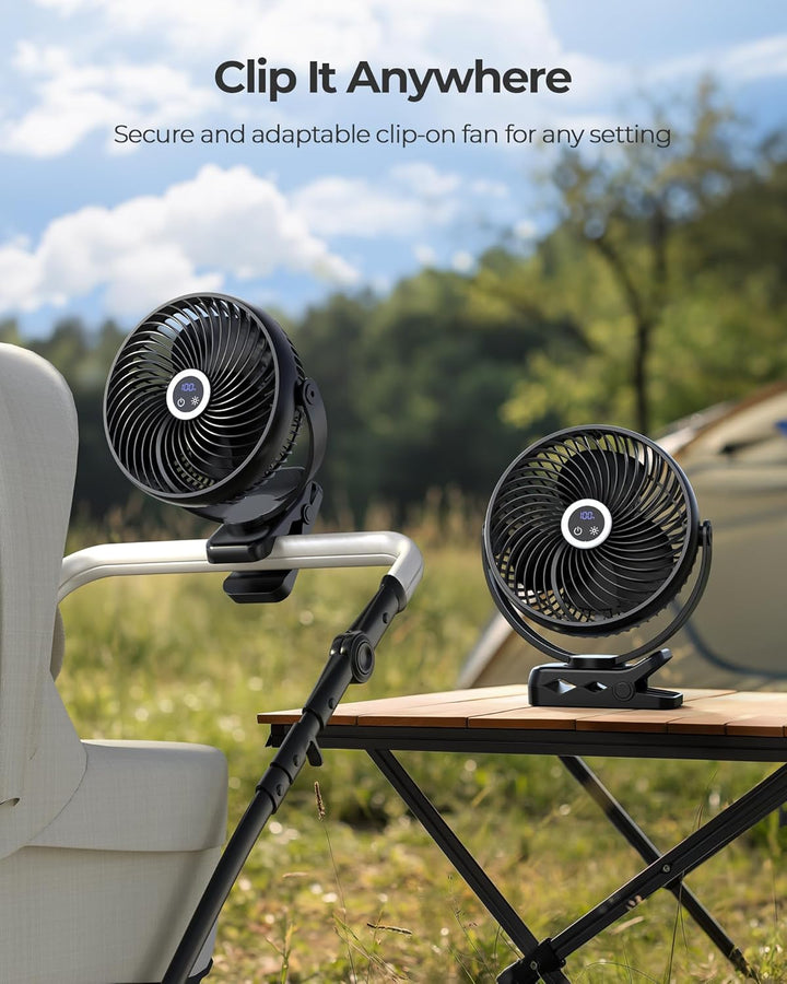 Koonie 20cm Tragbarer Mini Clip Ventilator, USB Tischventilator mit 10000 mAh Akku, Licht, Digitalan