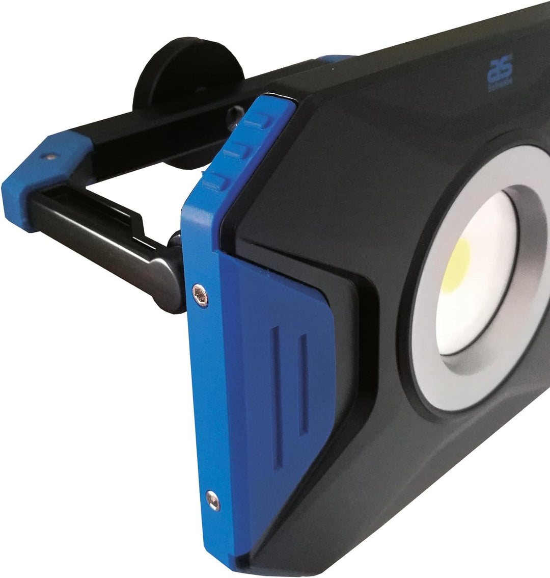 as - Schwabe Acculine Flex LED-Strahler 10 W – Mobiler LED-Baustrahler mit Standfuss I Schwenkbare A