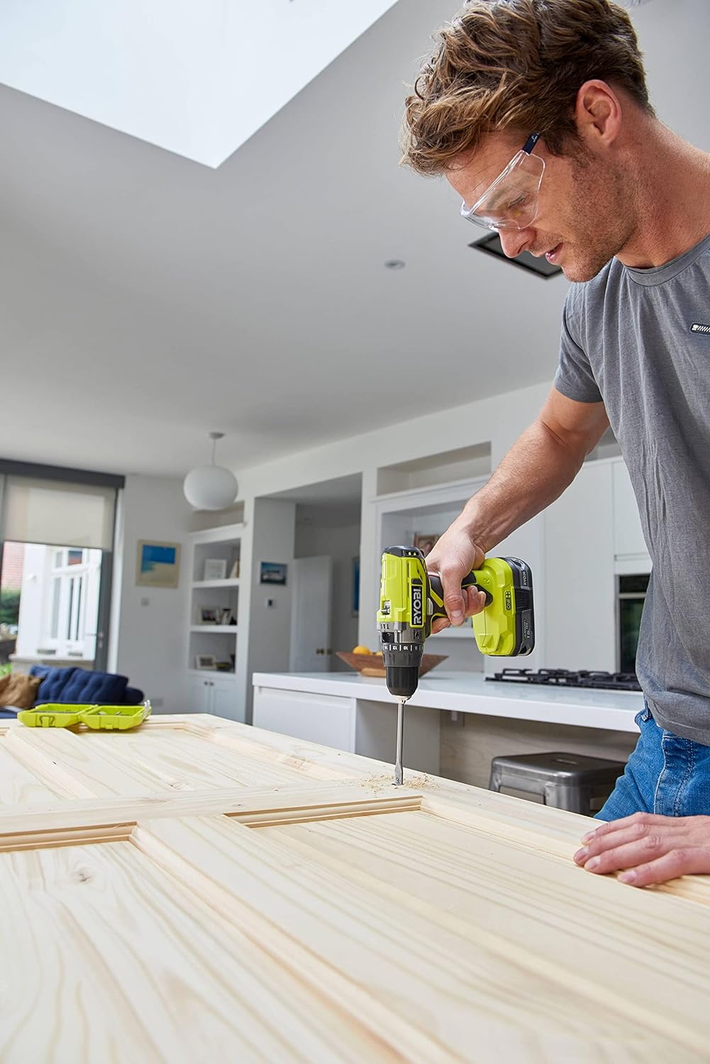RYOBI 18 V ONE+ Akku-Schlagbohrschrauber R18PD2-242S (2-Gang-Getriebe, max. Drehmoment 40 Nm, Drehmo