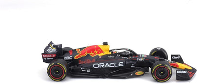 Bburago F1 Red Bull RB18 (2022): Modellauto im Massstab 1:43, 1 Max Verstappen, mit Fahrer, Hardcase