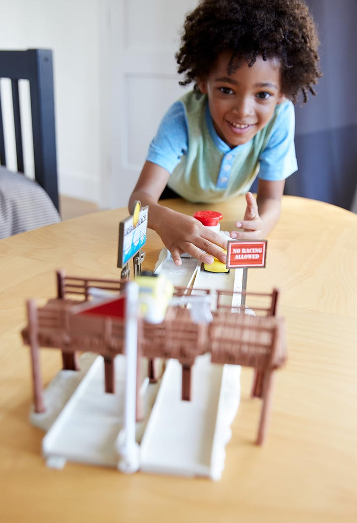 Disney Pixar Cars DVT47 - Disney Cars 3 Fireball Beach Renntraining Spielset