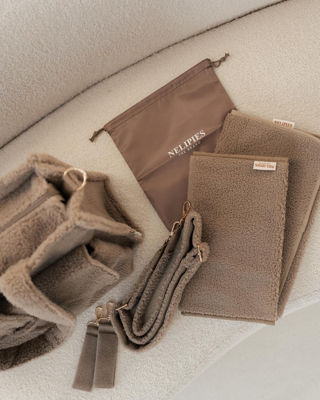 The Brand Wickeltasche Teddy Mom Bag mit Wickelunterlage, Flaschenhalter, Kinderwagenbefestigung, Cr