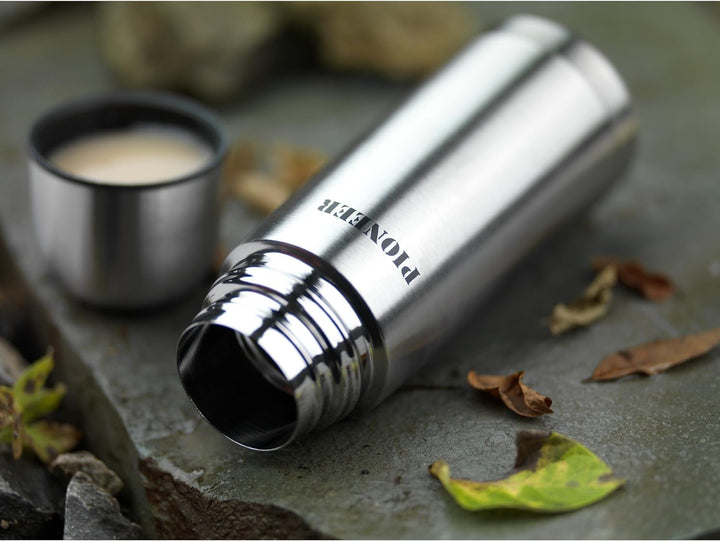 Pioneer Isolierflasche aus Hochwertigem Edelstahl mit Druckknopf & Trinkbecher 1,0 L Doppelwand-Vaku