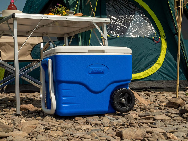 Coleman Passive Kühlbox 40 QT Performance Wheeled Cooler, Thermobox 37.5 L Fassungsvermögen, Mobile