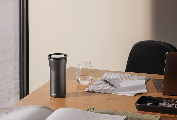 EVA SOLO | City to Go Cup 0,35l Black | Praktischer doppelwandiger Thermobecher, der Sich einfach mi