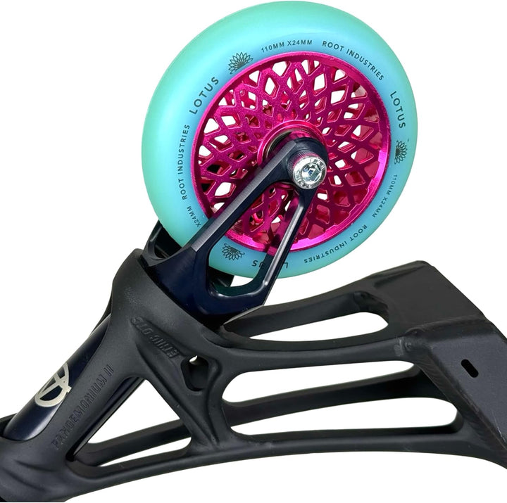 Root Industries Lotus Stunt-Scooter Rolle 110mm + Fantic26 Sticker (Pink/Pu Isotope), Pink/Pu Isotop