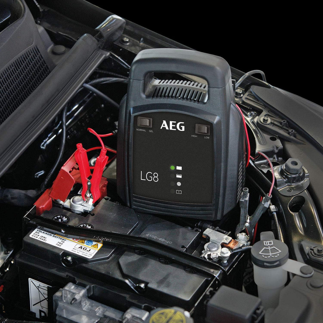 AEG Automotive 10273 Batterieladegerät, 12 V, 8 Amp, LED Anzeige, Erhaltungsladegerät Batterieladege