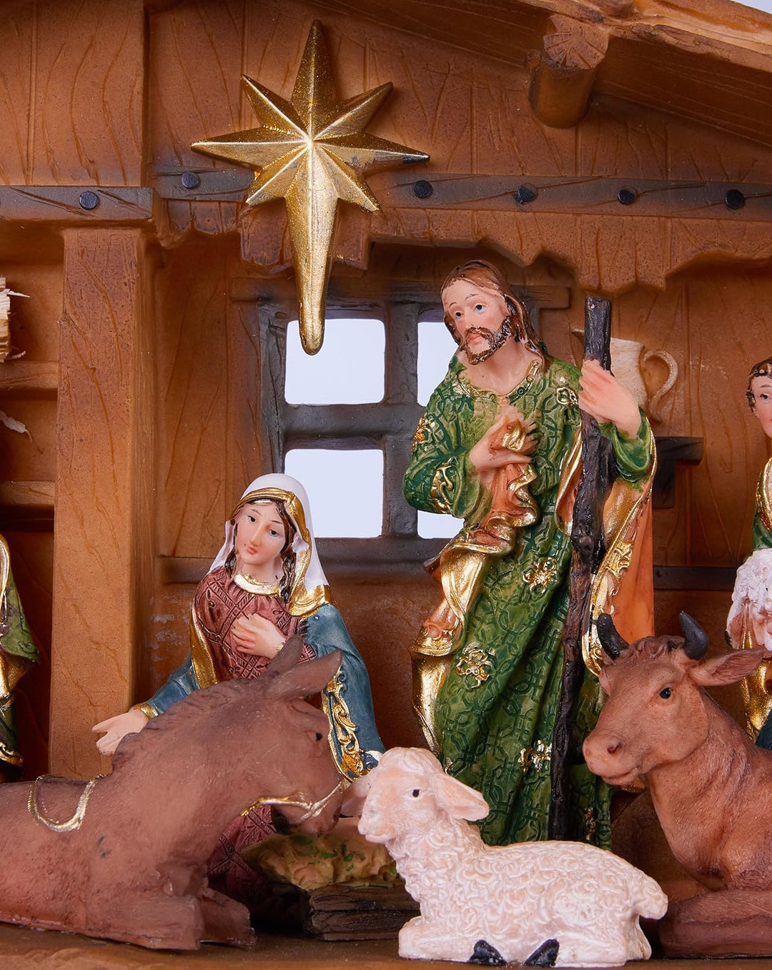 BRUBAKER Weihnachtskrippe - 40 cm Tischkrippe Weihnachtsfigur mit handbemalten Figuren Jesus, Maria,