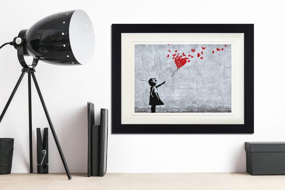 1art1 Mädchen Poster Mädchen Mit Luftballon Und Schmetterlingen, Banksy-Style Gerahmtes Bild Mit Edl
