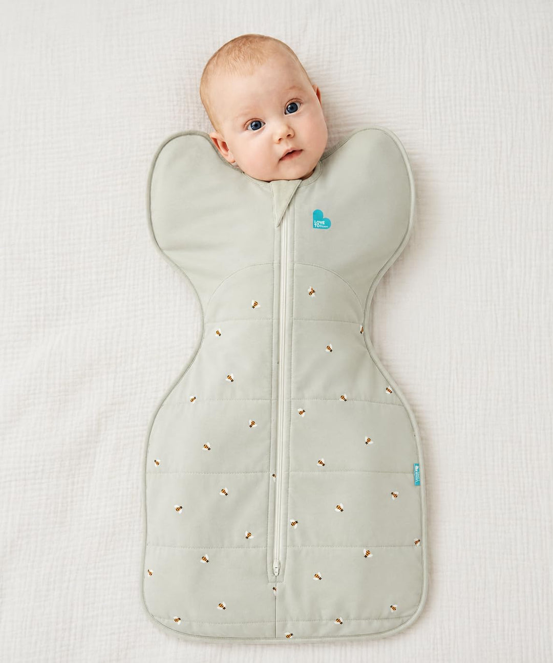 Love To Dream Übergang Pucksack Lite, Baby Schlafsack, Ideal für warme Temperaturen 24-27°C, Arme ho