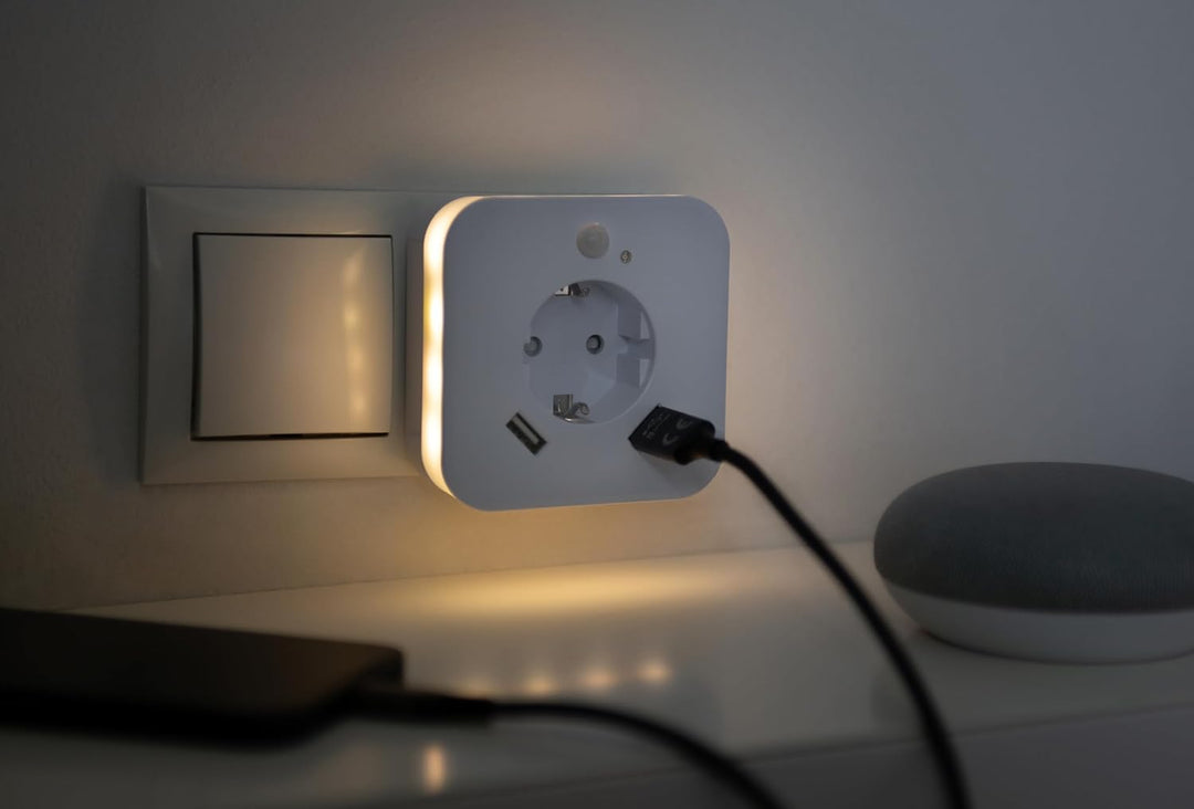 smrter LED-Nachtlicht mit Bewegungsmelder und Steckdose, 2x USB 2.4A, weiss, automatischer Lichtsens