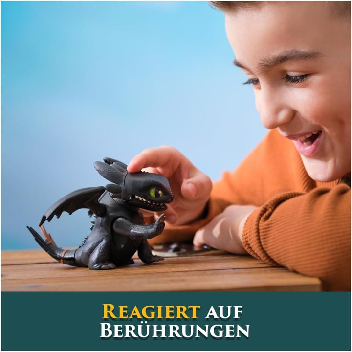 Dreamworks How to Train your Dragon, Interaktiver Mini-Drache Ohnezahn, Figur mit Soundeffekten, Spi
