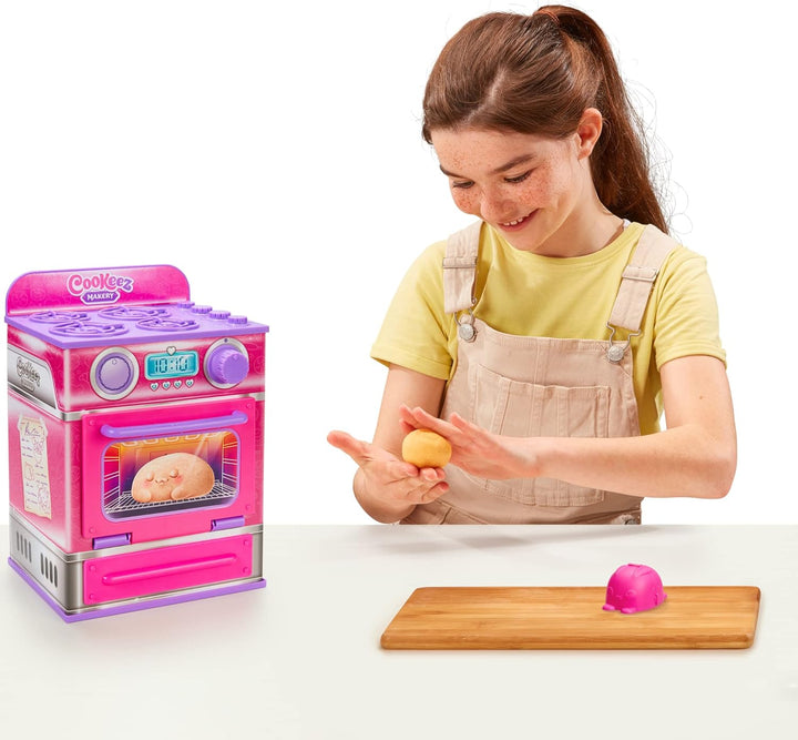 Cookeez Makery Ofen-Spielset in pink mit niedlichem Überraschungseffekt durch Verwandlung zu einen s