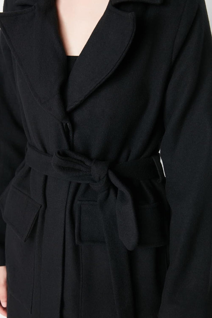 TRENDYOL Damen Trendyol Damen Regular Bikerjacken Plain Webstoff Mantel Coat, Schwarz, 40 EU