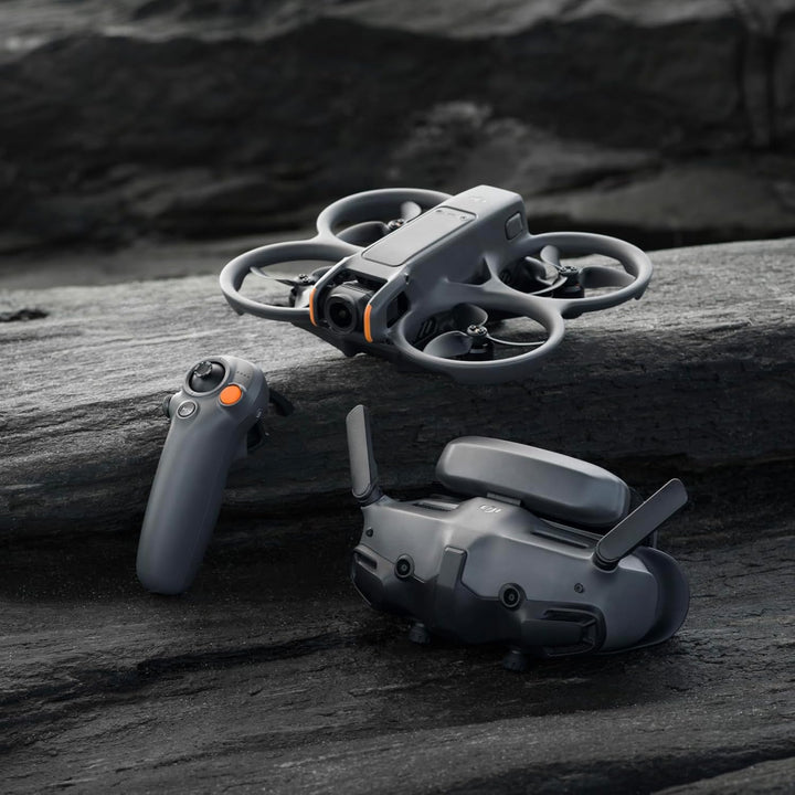 DJI Avata 2 Fly More Combo (1 Akku), FPV-Drohne mit 4K-Kamera, mit Propellerschutz, Flips/Rollen auf