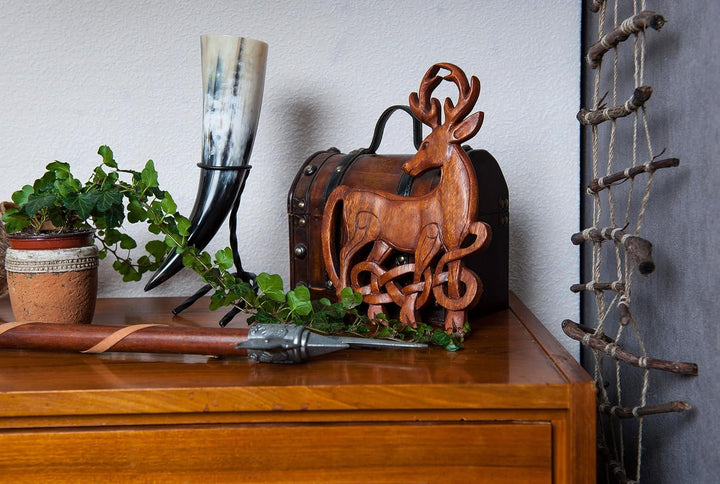 Windalf Wandbild KELTISCHER HIRSCH 26 cm links schauend Holzbild Handarbeit aus Holz