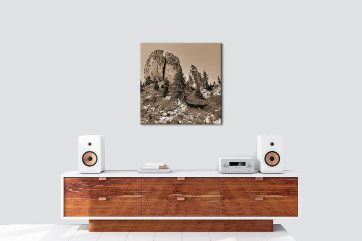 Wanderziel in den Dolomiten Effekt: Sepia; Format: 60x60 als Leinwandbild, Motiv fertig gerahmt auf