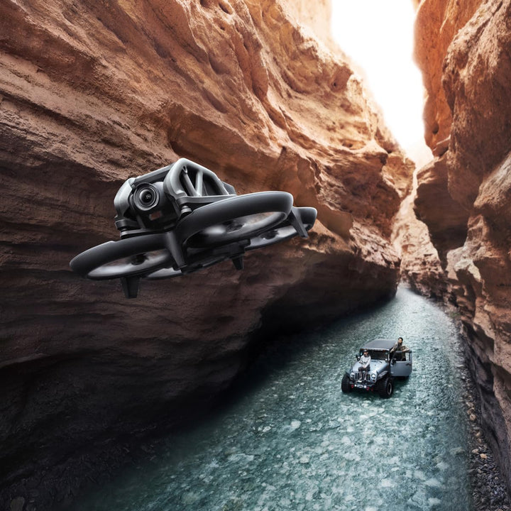 DJI Avata - FPV-Drohne Quadrokopter mit stabilisiertem 4K Video, superweitem 155° Sichtfeld, integri