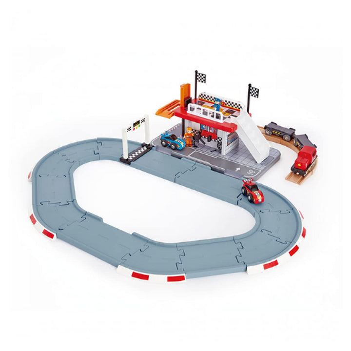 Hape Eisenbahnwelt Rennstrecke mit Güterbahnhof aus Holz, ab 3 Jahren