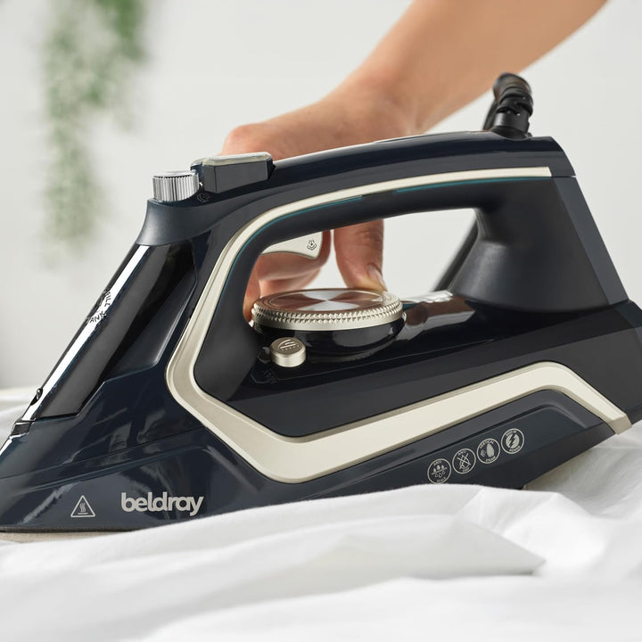 Beldray 2600-Watt-Bügeleisen – Antihaftbeschichtete Keramiksohle, variable Temperatur- und Dampfrege