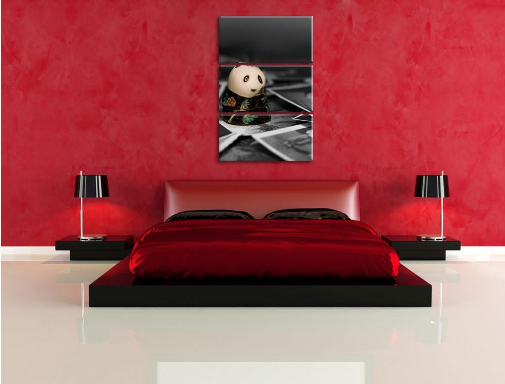 Pixxprint Panda Figur zwischen Fotografien als Leinwandbild/Grösse: 3 Teilig (120x80) cm/Wandbild/Ku