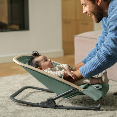 Maxi-Cosi Kori 2-in-1 Babywippe, hochwertige Babyschaukel nutzbar ab der Geburt bis max. 9 kg, natür