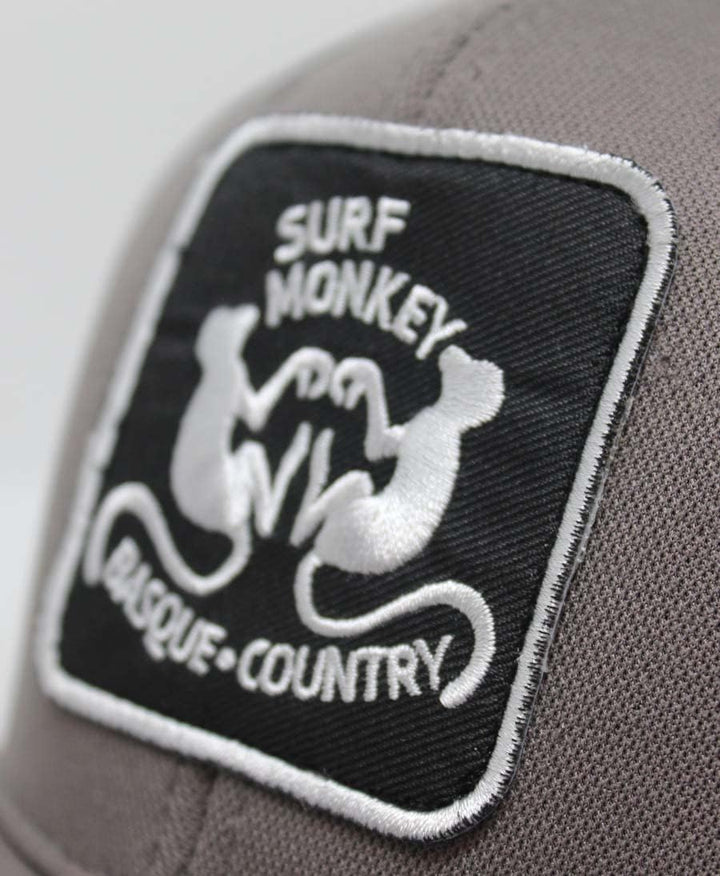 DRESSED IN MUSIC PLAY WITH ME Recycled Sport Surf Monkey® Schnelltrocknend Technische Kappe (Grau),