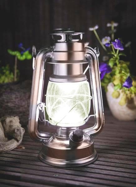 Westfalia Sturmlaterne aus bronzefarbenem Metall, mit 14 dimmbaren, warmweissen LEDs, 2x Mono D