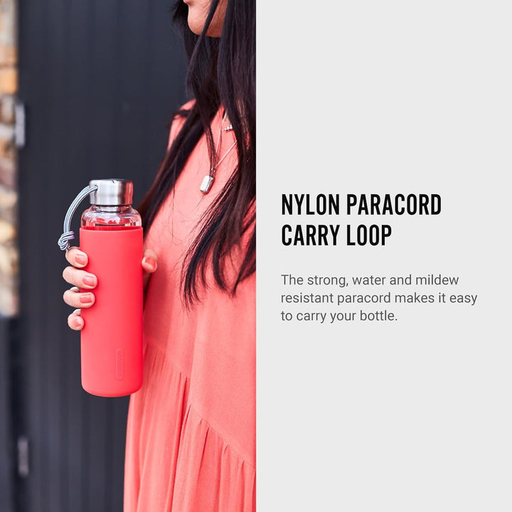 Black+Blum Wasserflasche Glas | Koralle | 600 ml | Edelstahldeckel mit Trageschlaufe | Silikonschutz