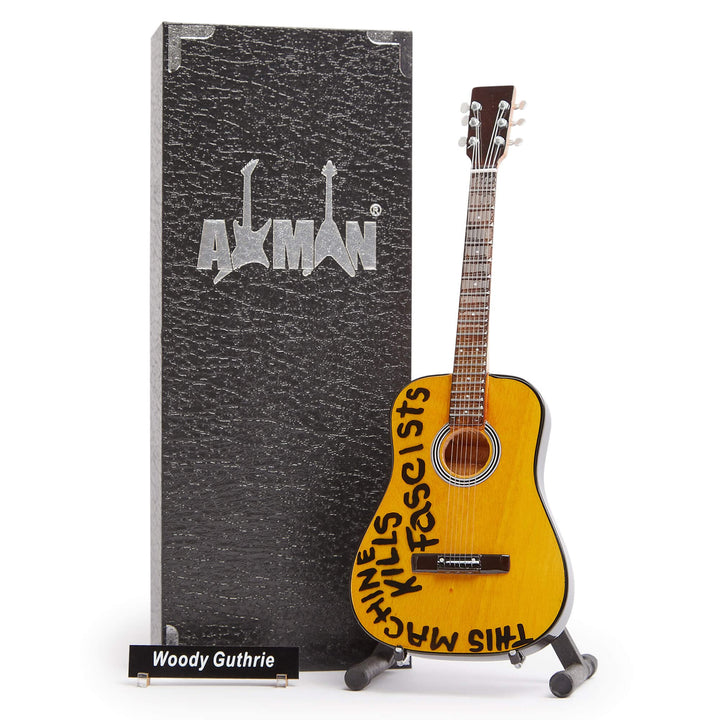 AXMAN Woody Guthrie – Miniatur-Gitarren-Nachbildung – Musikgeschenke – handgemachtes Ornament im Mas