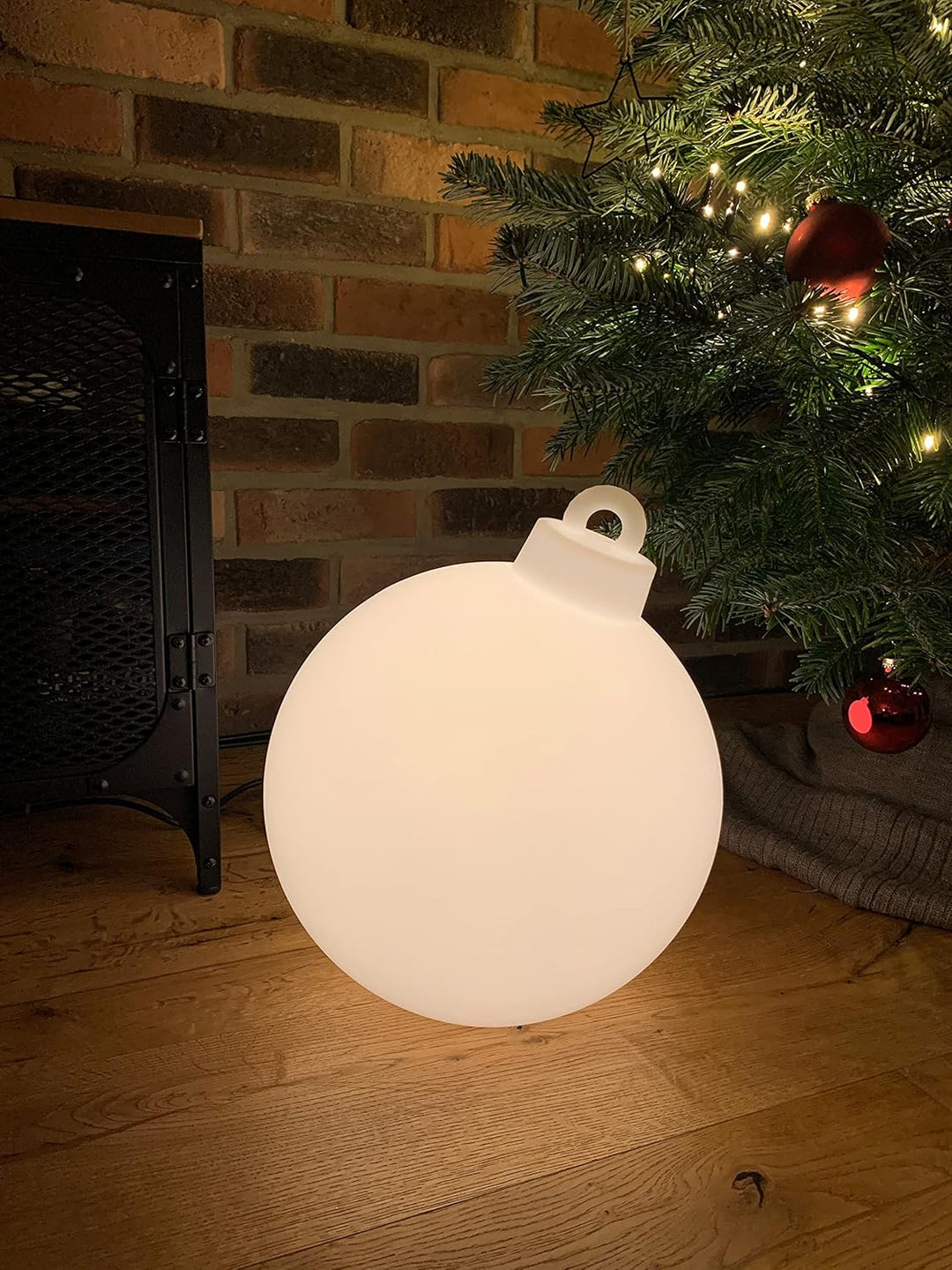 8 seasons design | Leuchtende Christbaumkugel Shining Christmas Ball (E27, Ø 33 cm, UV- & witterungs