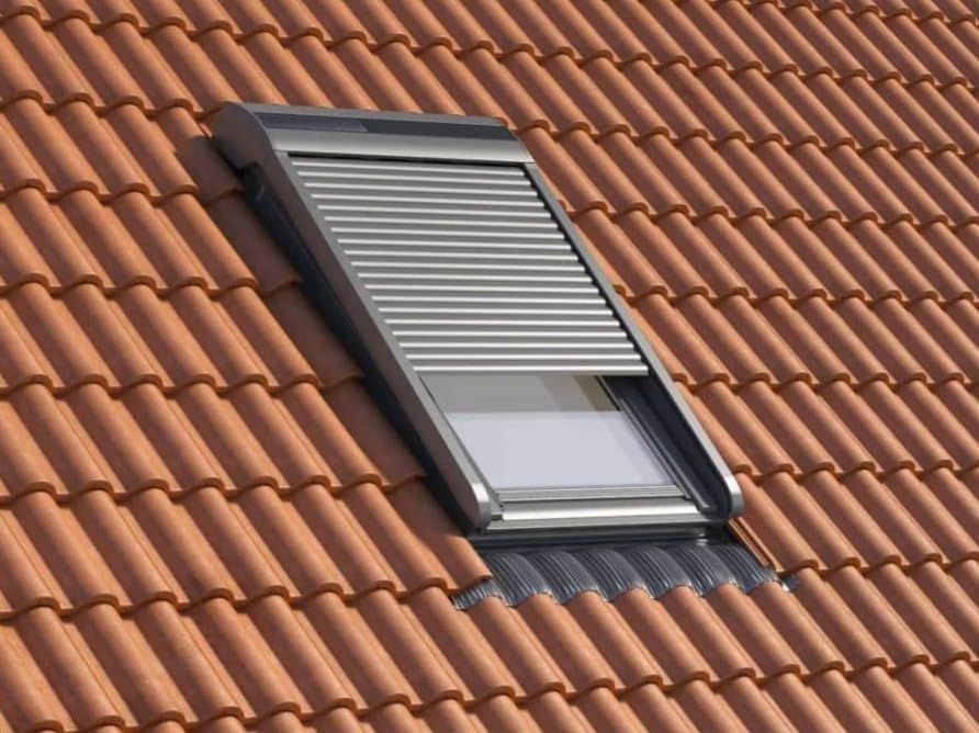 Solar Aussenrollladen SSR 78x160 cm für RoofLite Dachfenster VELUX Gruppe – Hitzeschutz bis 92%, Ver