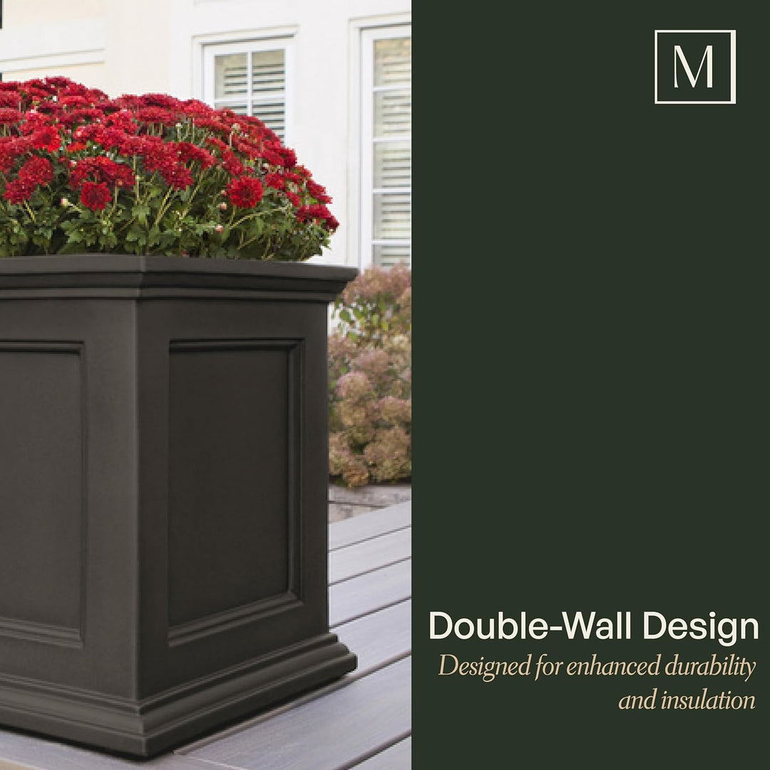 Mayne Fairfield quadratischer Übertopf für Blumen, selbstbewässernd, witterungsbeständig, langlebige