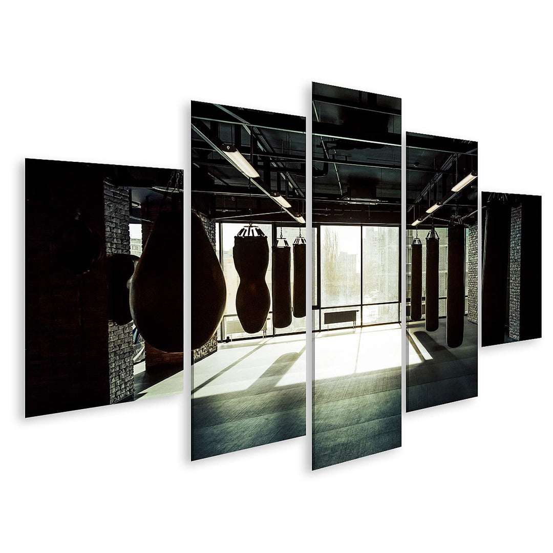 islandburner Bild auf Leinwand Fitnessstudio Mit Boxsäcken Dunkel Bilder Wandbilder Poster Leinwand