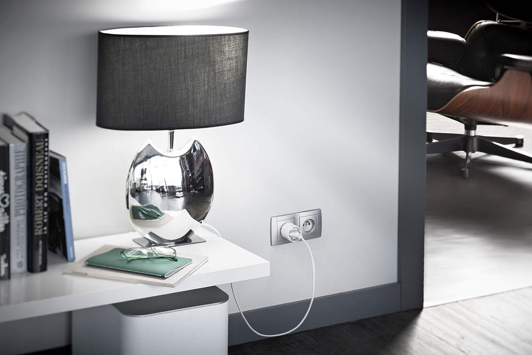 Somfy 1822617 - Funk-Zwischenstecker Plug io on/off Typ E, TaHoma-kompatibel, Bedienung von 230V-Ger